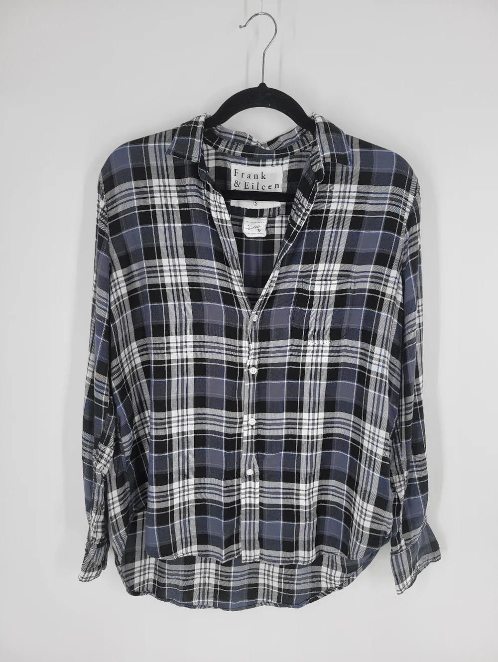 Frank & Eileen Women's Navy Plaid Button-Front Shirt Relaxed Fit Size S - Picture 2 of 6